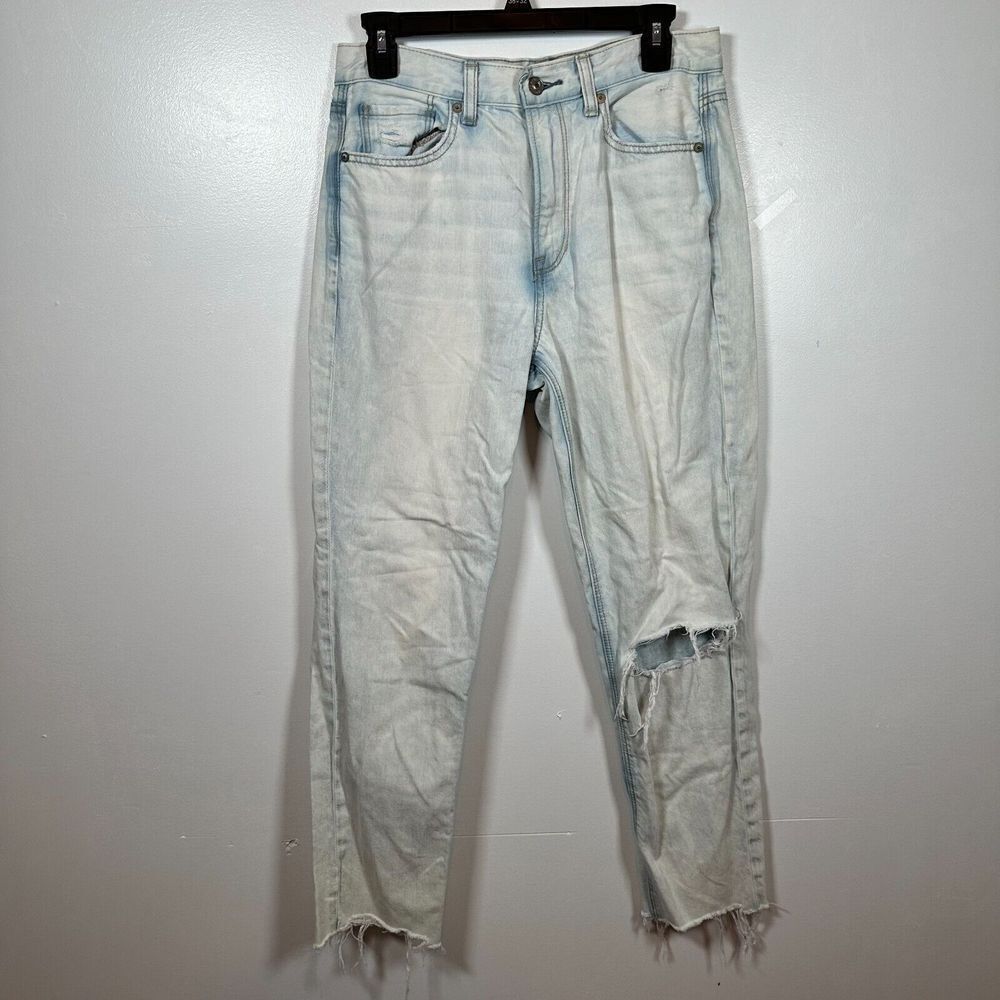 American Eagle Jeans Womens Size‎ 6 Straight Leg Distressed Thrashed Light Wash
